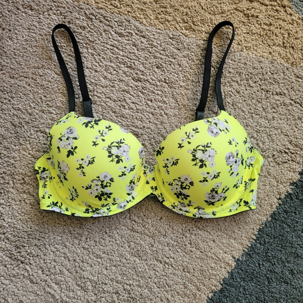 Pink Victoria Secret bra